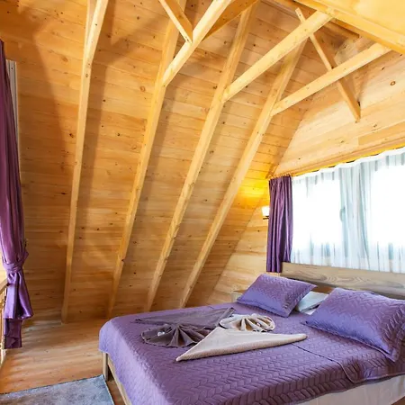 Cedar Bungalow Apartment